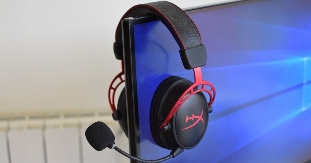 Saving up to 42% on Hyperx Cloud Alpha Wireless, battery headphones will be far beyond your interest in most games
