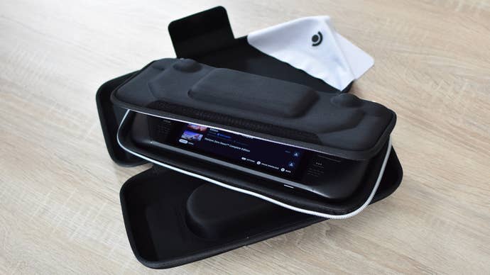 A steam floor inside the multi -layer box has valve packages with 1TB steamed floor oled.