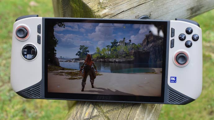 A horizon MSI Claw 8 AI+ is running to the west.