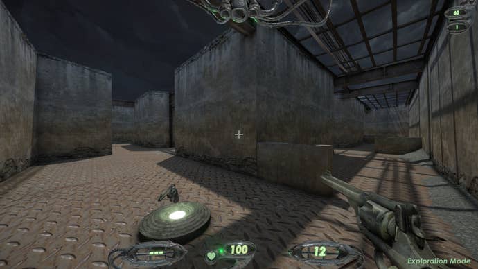 A arena in Straftat with crushed steel floor and concrete wall.